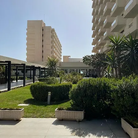 Apartment Wintowinrentals Newly Renovated Private Beachfront & Steps To The Marina Torremolinos